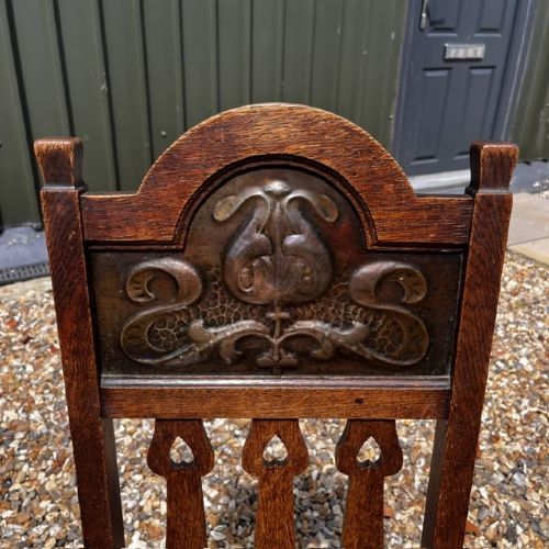 A RARE OAK HALL CHAIR MADE BY SHAPLAND PETTER OF BARNSTAPLE - ADDITIONAL PHOTO 1