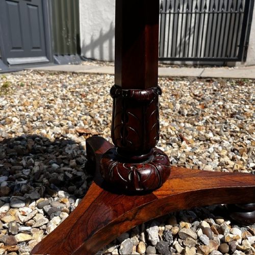 A FINE QUALITY EARLY VICTORIAN PERIOD ROSEWOOD OYSTER VENEERED WINE TABLE - ADDITIONAL PHOTO 2
