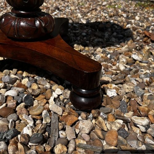 A FINE QUALITY EARLY VICTORIAN PERIOD ROSEWOOD OYSTER VENEERED WINE TABLE - ADDITIONAL PHOTO 4
