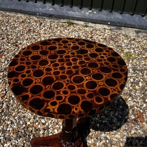 A FINE QUALITY EARLY VICTORIAN PERIOD ROSEWOOD OYSTER VENEERED WINE TABLE - ADDITIONAL PHOTO 6