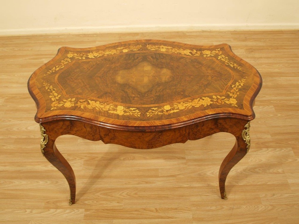 A Walnut & Marquetry Inlaid Victorian Period Antique Centre Table