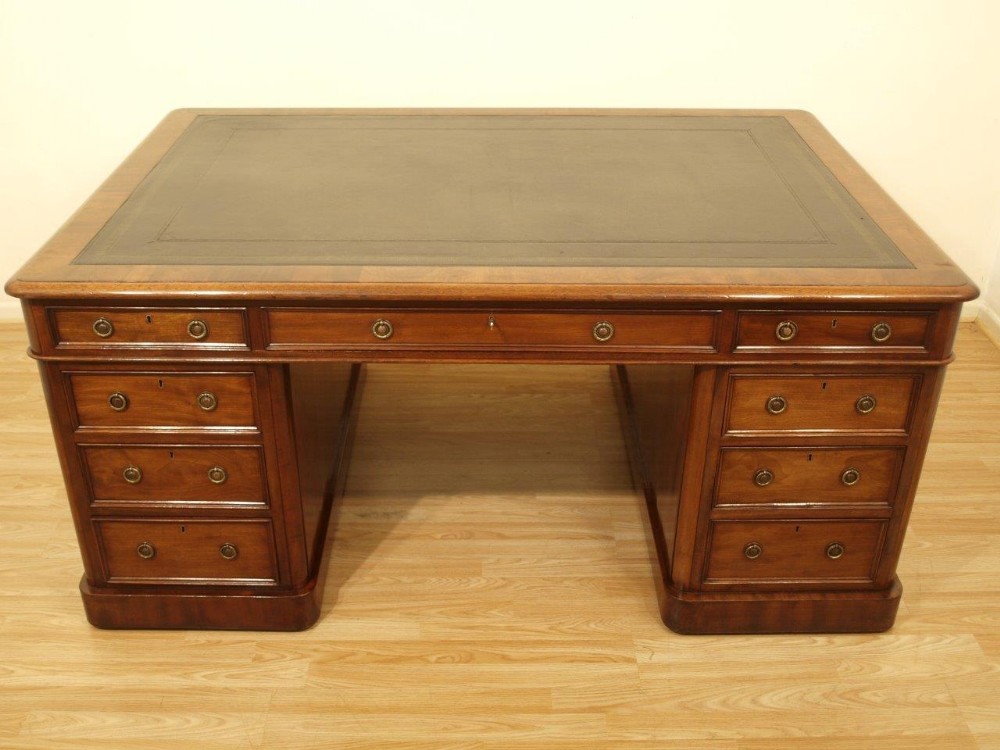 A Good Mahogany Victorian Period Antique Partners Desk