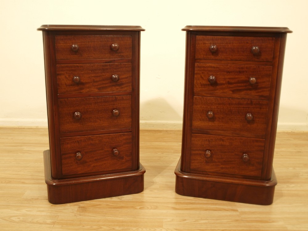 A Good Pair Of Fiddleback Mahogany Victorian Period Bedside Chests (Adapted)