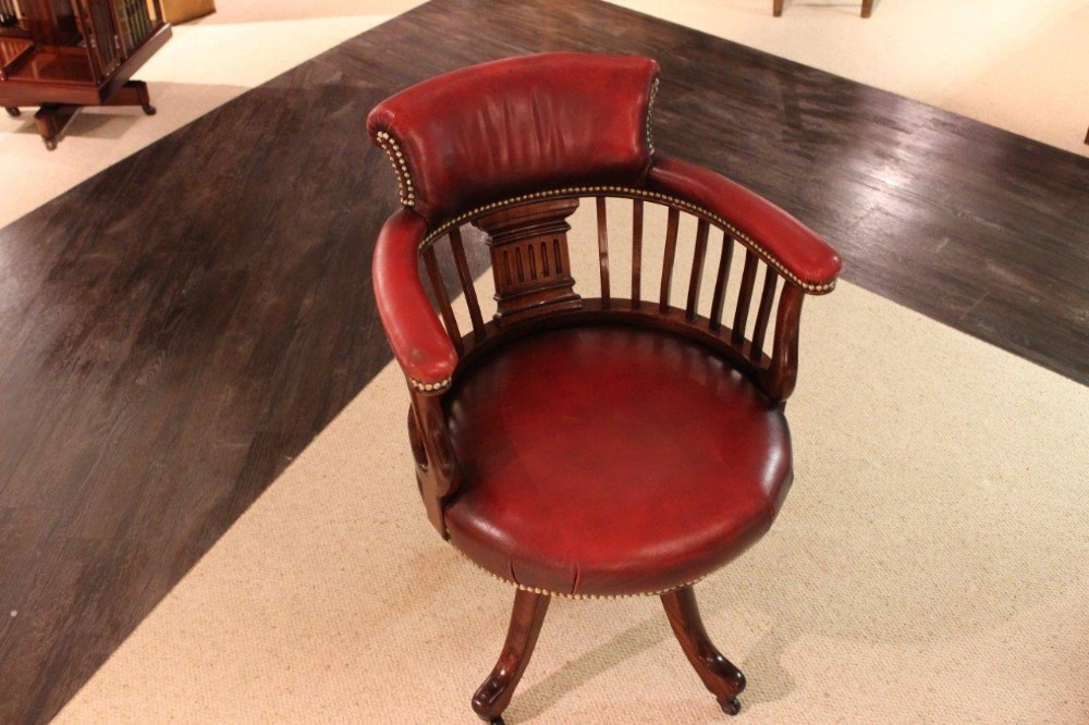 A Mahogany & Leather Edwardian Period Swivel Desk Chair