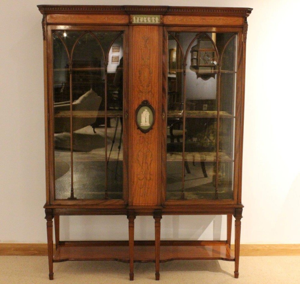 A Mahogany & Satinwood Edwardian Period Antique China Cabinet