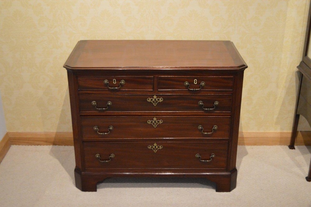 A Beautiful Small Mahogany George III Period Antique Chest Of Drawers