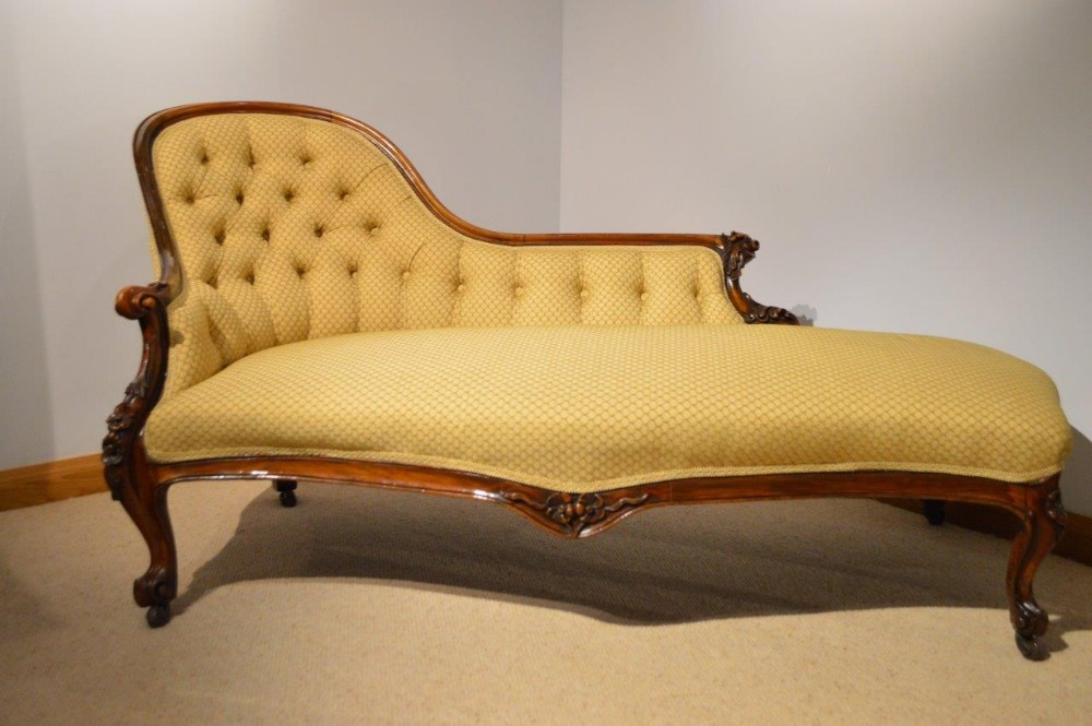 A Beautiful Walnut Victorian Period Antique Chaise Longue