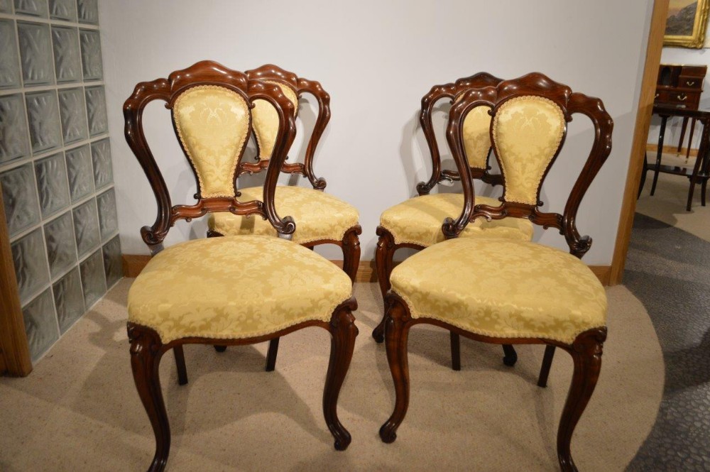 A Stunning Quality Set Of 4 Rosewood Victorian Period Dining Chairs