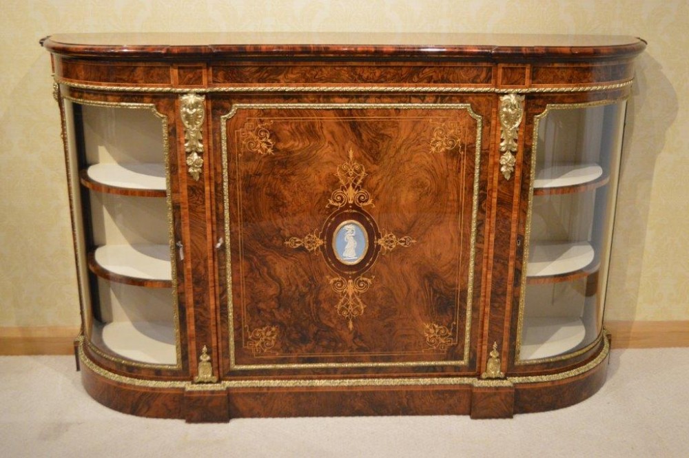 A Stunning Quality Burr Walnut Victorian Period Credenza By Gillow & Co, Lancaster