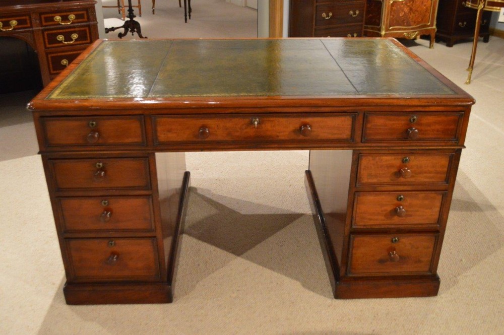 A Good Mahogany Victorian Period Antique Partners Desk