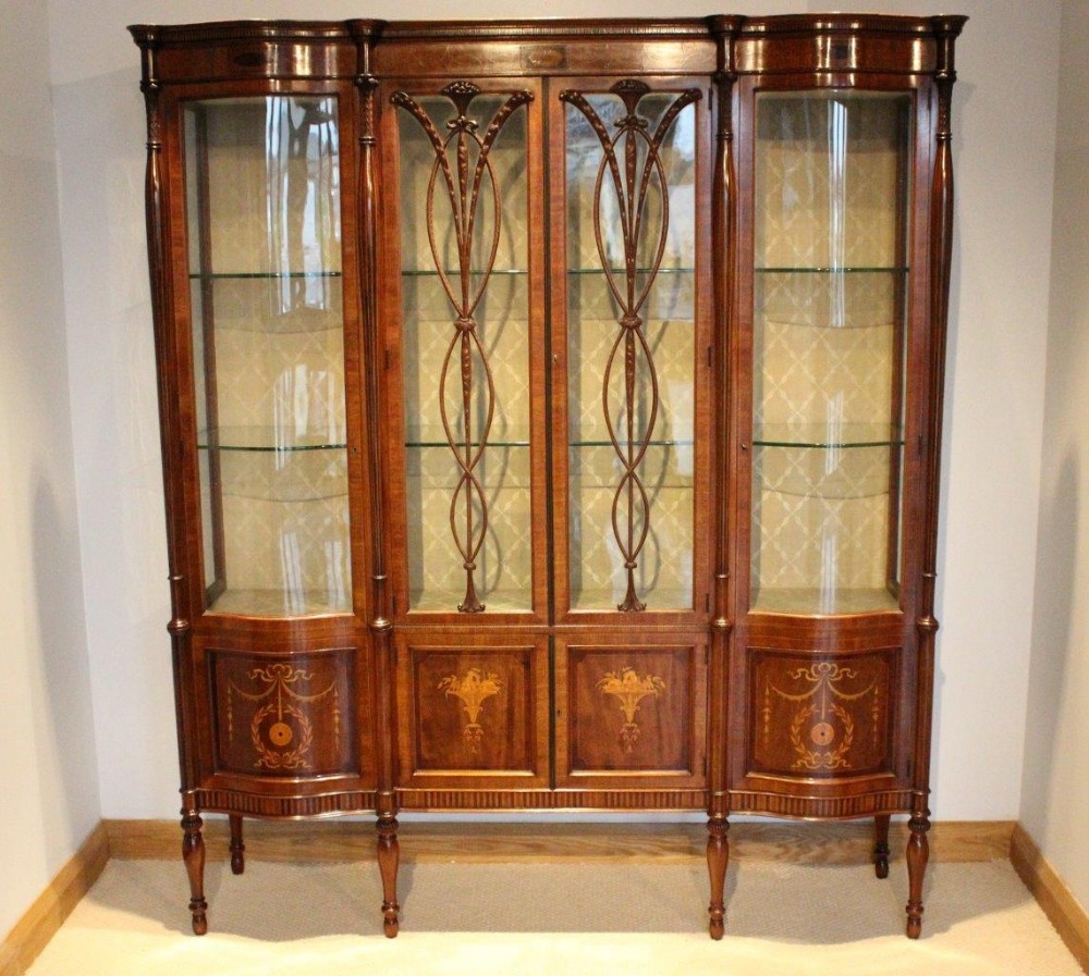 A Fine Quality Mahogany Inlaid Edwardian Period Antique Display Cabinet By Maple & Co