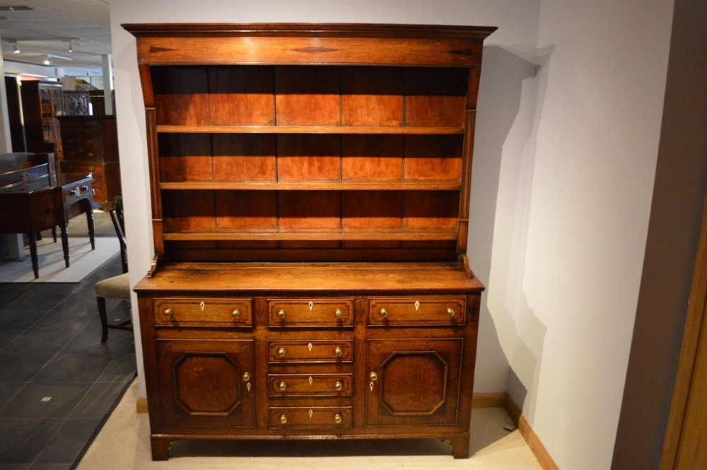 An Oak Early 19th Century Anglesey/North Wales Dresser & Rack