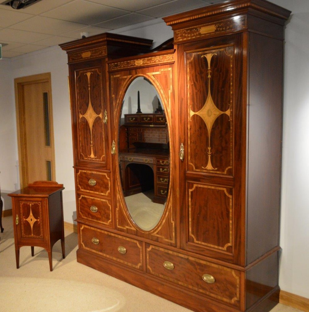 A Stunning Quality Mahogany Edwardian Period Wardrobe & Bedside Cabinet By Shapland & Petter Of Barnstaple