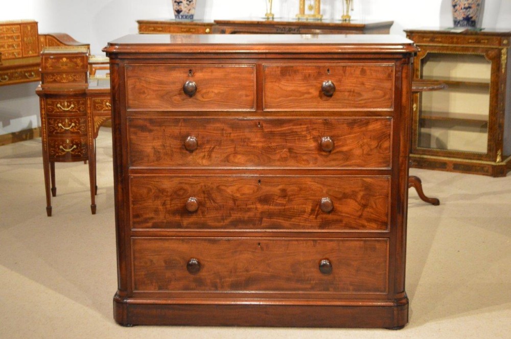 A Superb Mahogany Victorian Period Antique Bedroom Chest