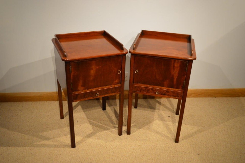 A Good Pair Of Mahogany George III Style Antique Bedside Cabinets