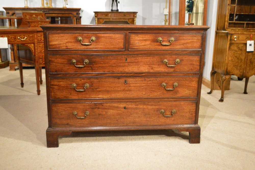 A Good Mahogany George III Period Antique Chest Drawers