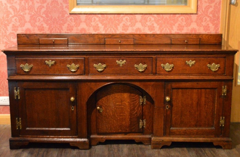 A Late 18th Century Oak Antique dresser base.