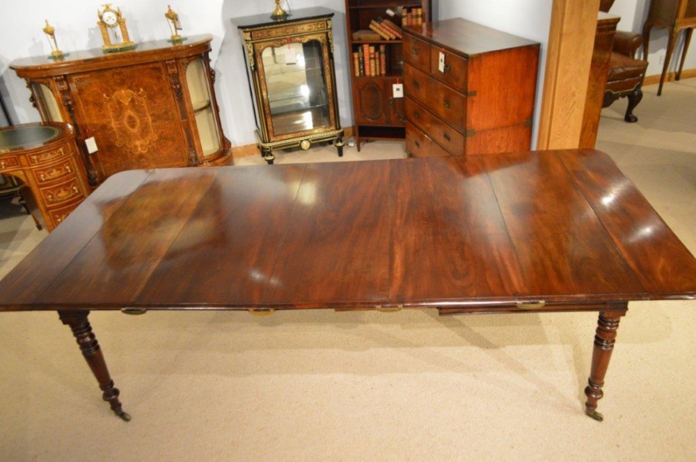 A Cuban Mahogany Regency Period Extending dining table