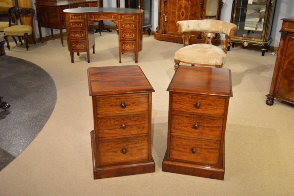 A Fine Pair Of mahogany Victorian Period antique bedside chests (adapted).