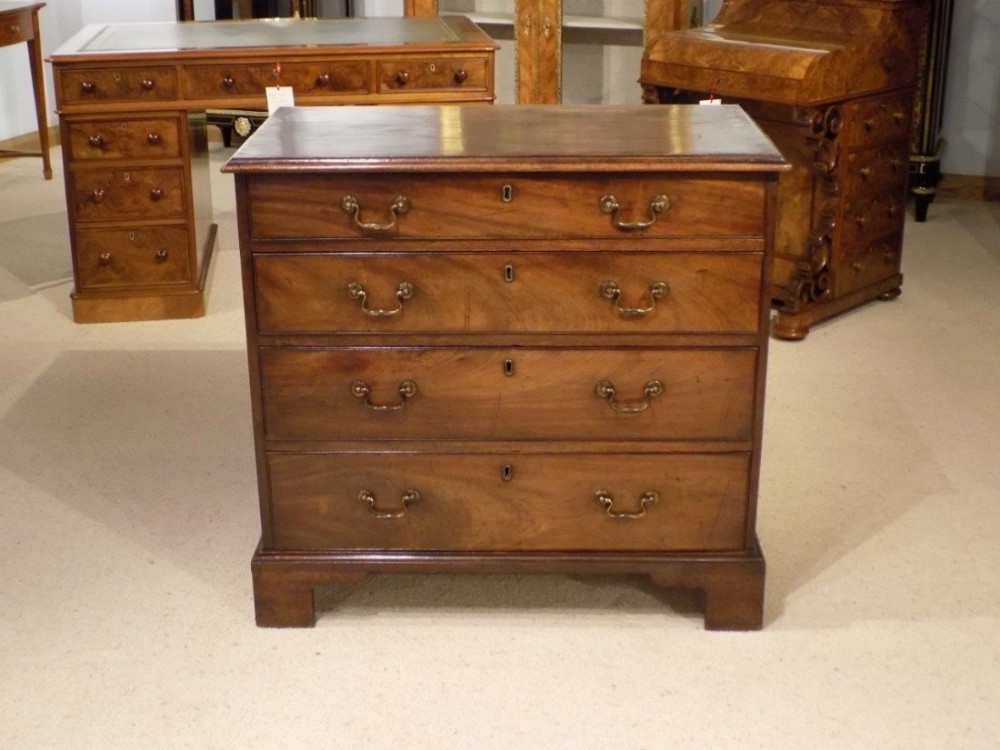A mahogany George III Period antique chest of drawers. 