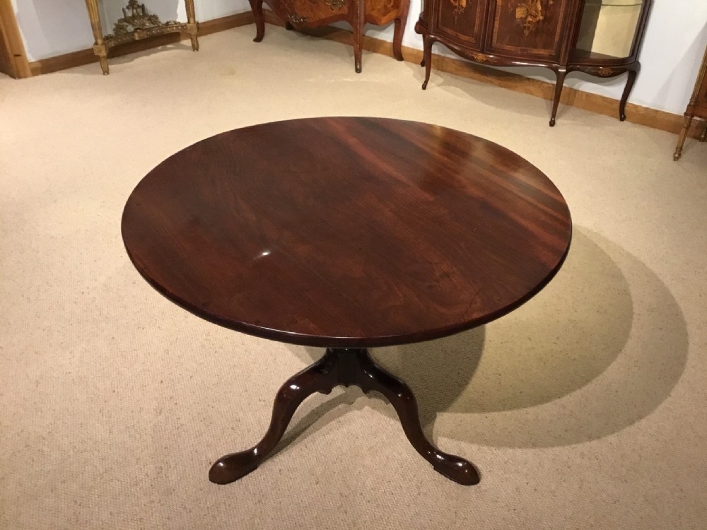 A Fine mahogany George III Period circular supper table