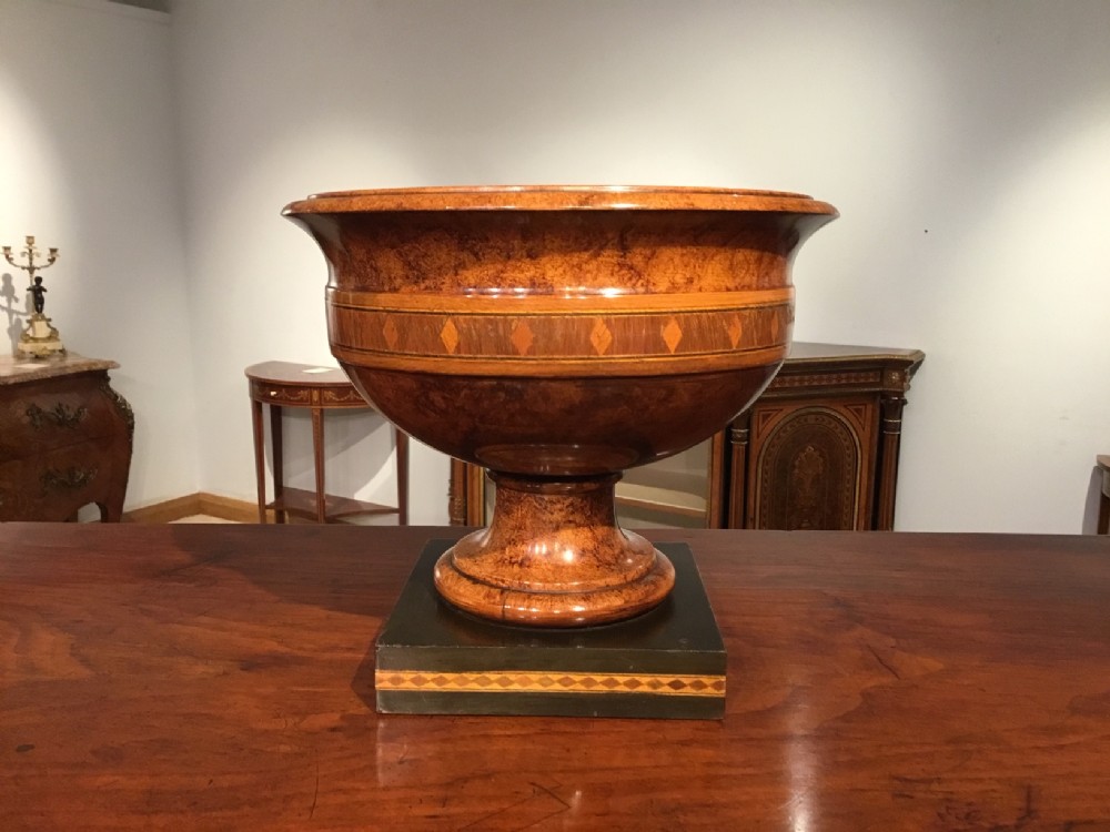A Victorian Period burr walnut antique bowl
