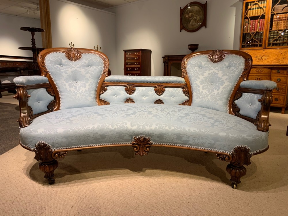A superb quality rosewood Early Victorian Period chaise longue