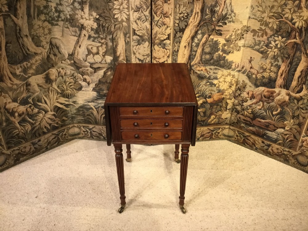 A mahogany Regency Period Gillows of Lancaster antique Pembroke/side table