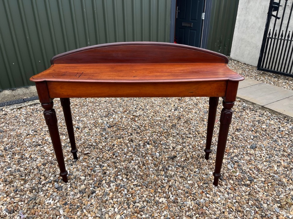 A William IV Period mahogany country house hall table