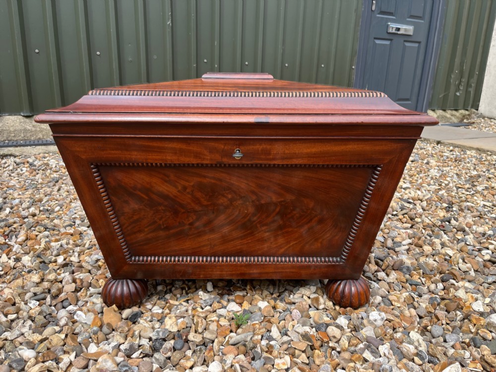 A fine quality Regency Period mahogany wine cooler