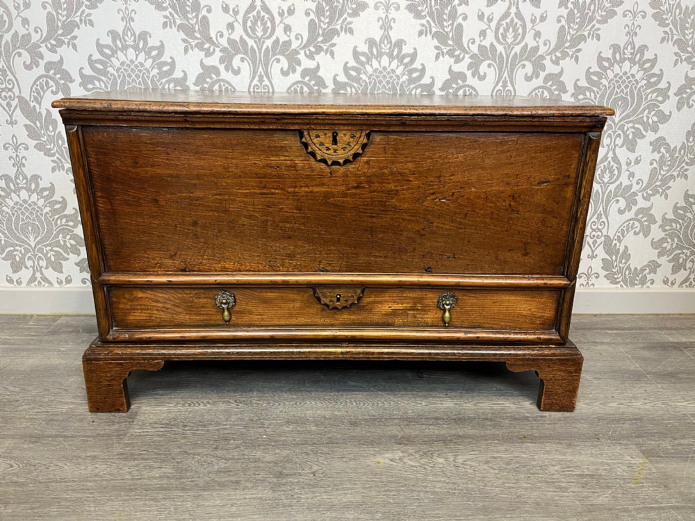 An 18th Century Elm antique coffer