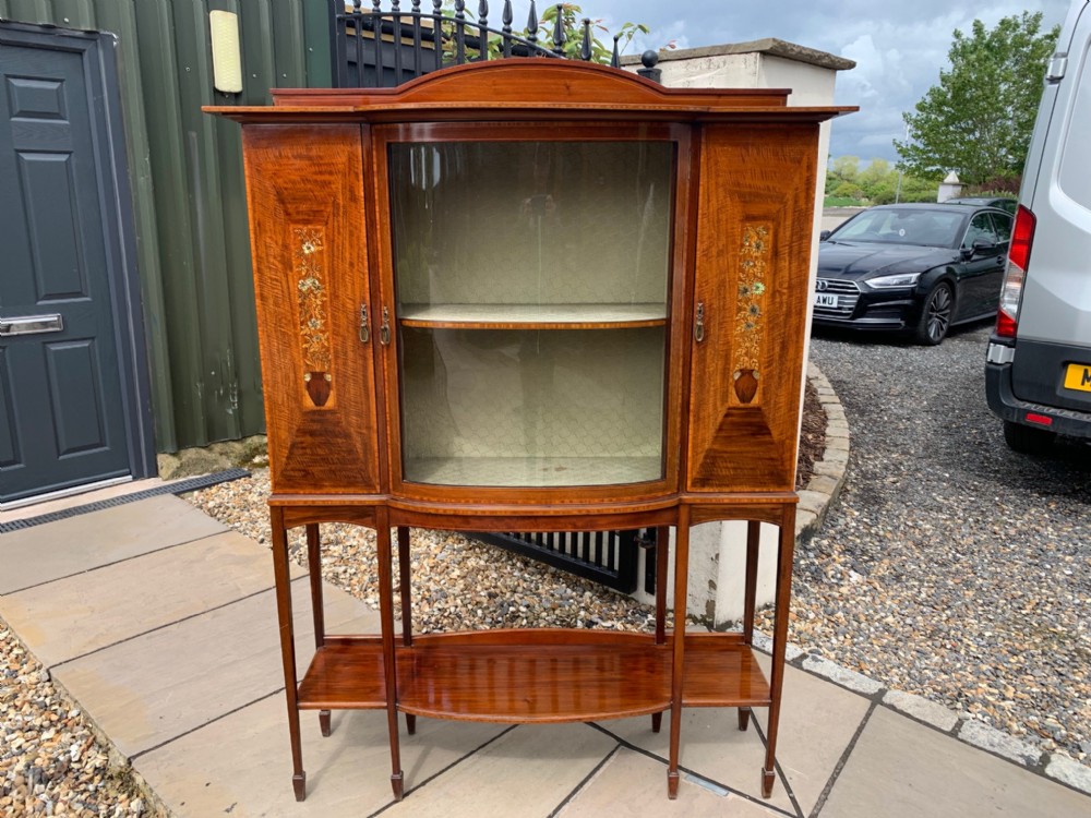 A fine quality Arts & Crafts Period mahogany display cabinet