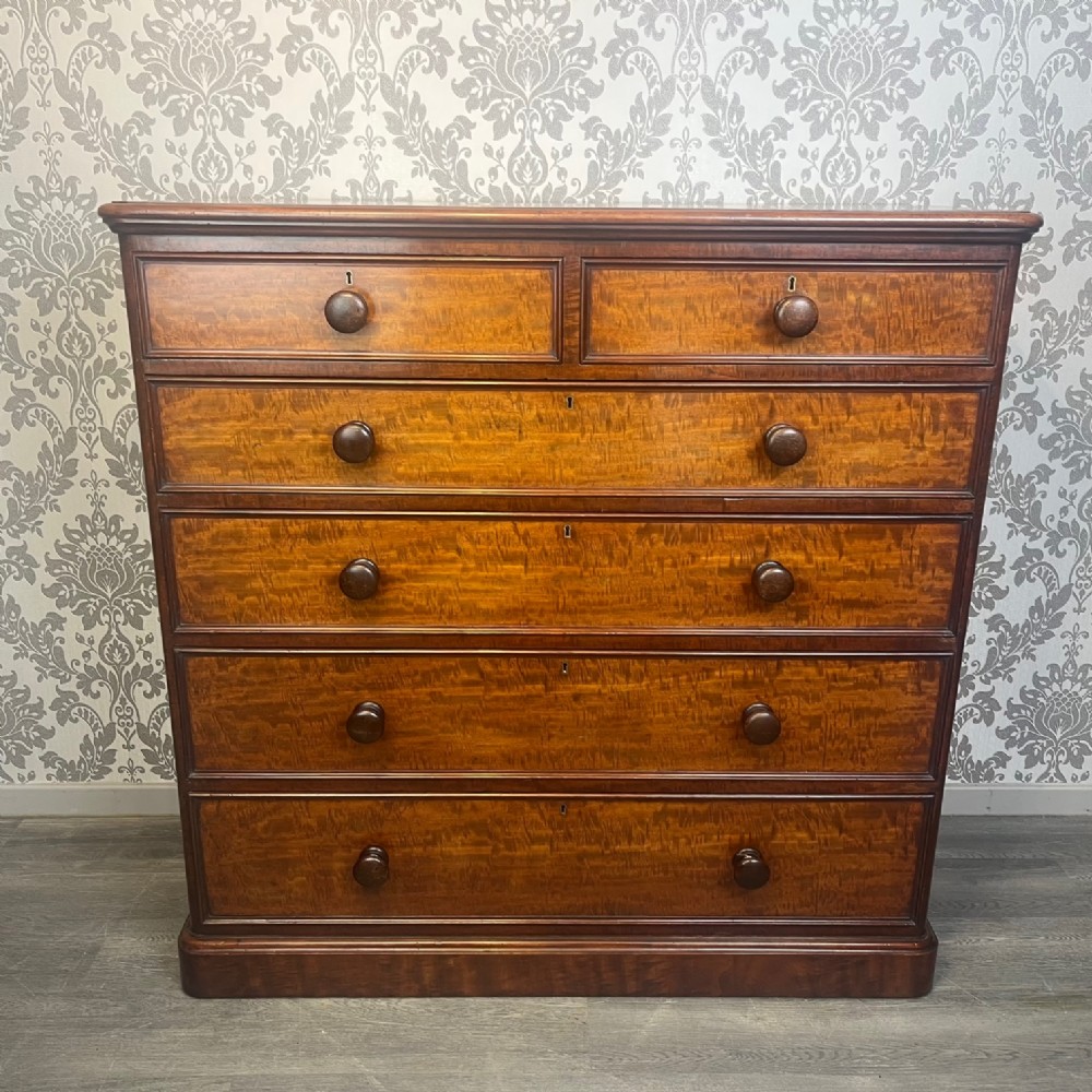 A Stunning quality Heals Of London Victorian Period mahogany chest of drawers