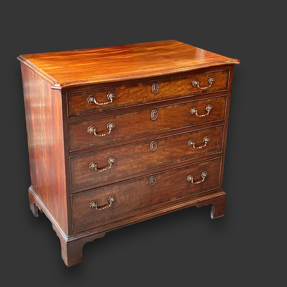 A fine George III Period mahogany chest of drawers