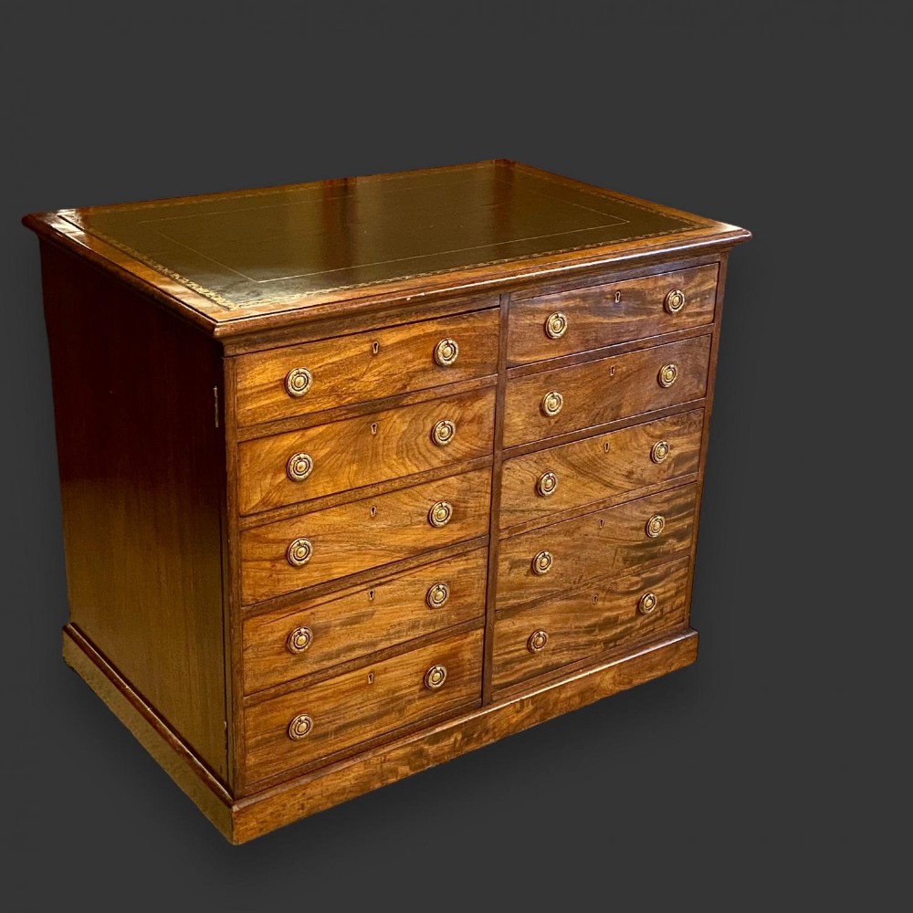 An Edwardian Period mahogany antique library desk