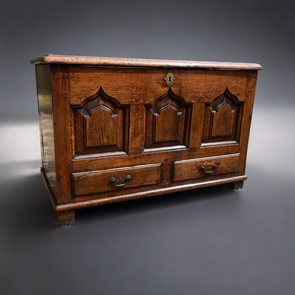 A charming 18th Century Welsh oak coffor Bach