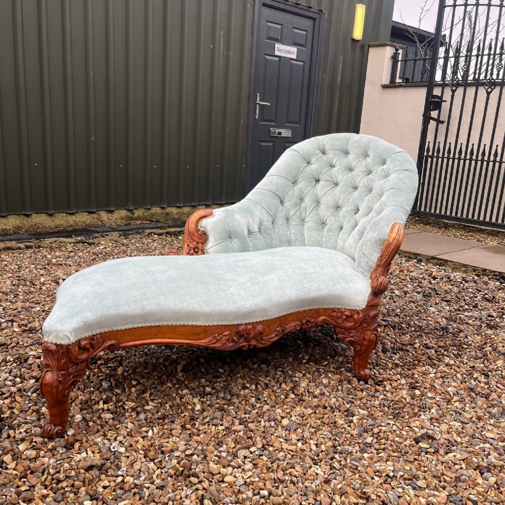 A beautiful 19th Century Swedish Biedermeier chaise longue