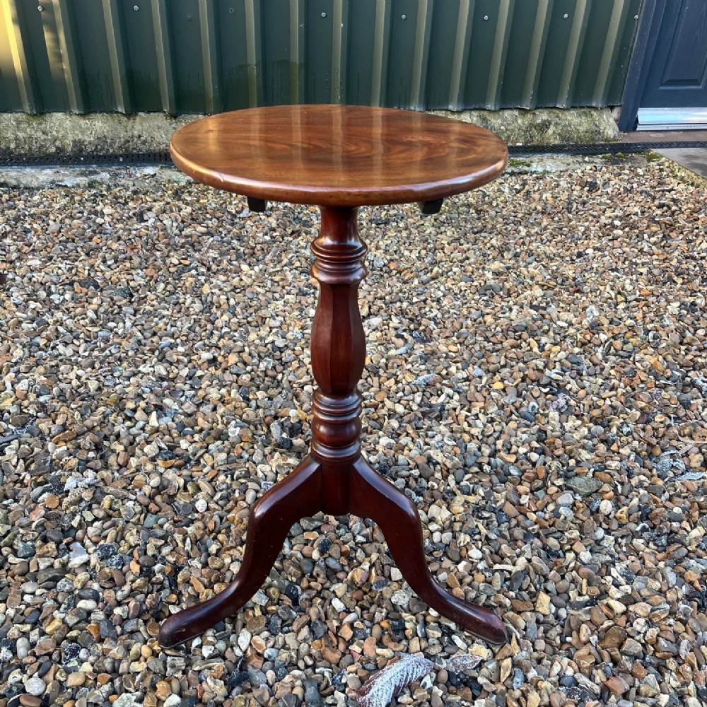 A fine quality William IV Period mahogany tripod table