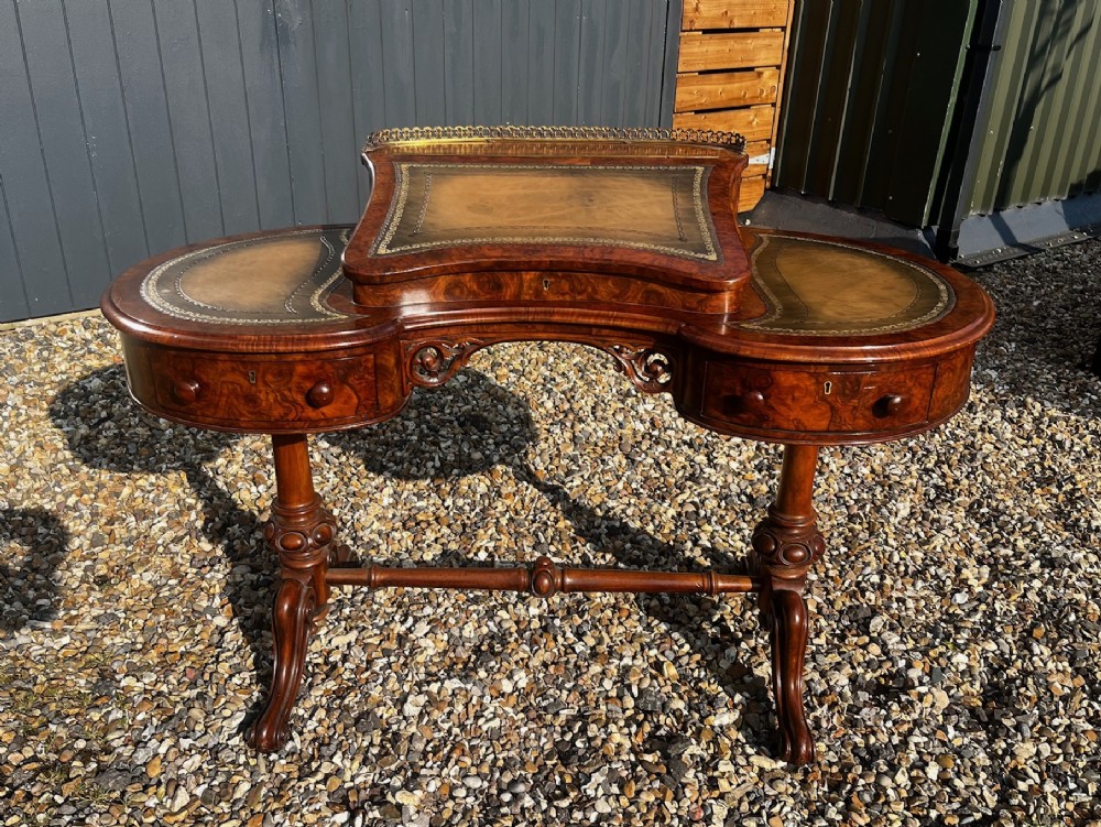 A Beautiful Victorian Period Burr Walnut Kidney Shaped Writing Desk.