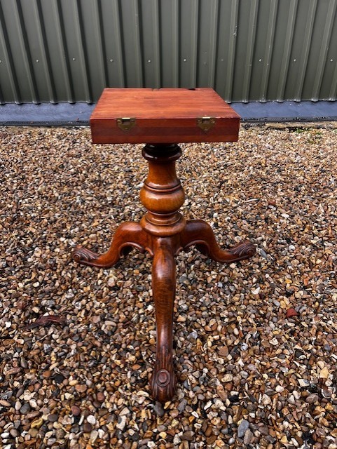 A Gillows Of Lancaster Victorian Period Burr Walnut Breakfast Table View II