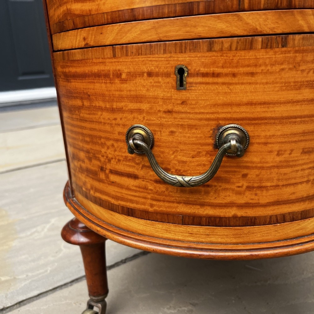 A Fine Quality Late Victorian Period Satinwood Kidney Shaped Desk View XI