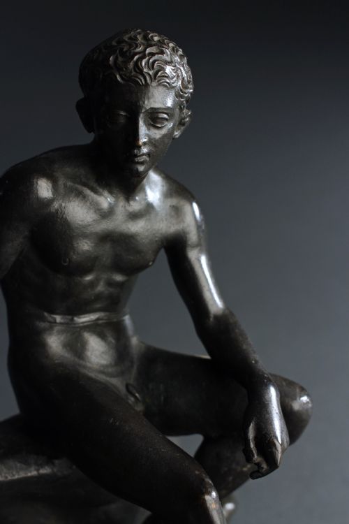 GRAND TOUR SEATED HERMES BRONZE SCULPTURE - ADDITIONAL PHOTO 6