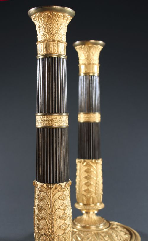 PAIR OF PATINATED AND GILT BRONZE REEDED COLUMN CANDLESTICKS - ADDITIONAL PHOTO 3