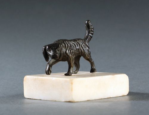 GEORGIAN HUNTING DOG PAPERWEIGHT - ADDITIONAL PHOTO 2