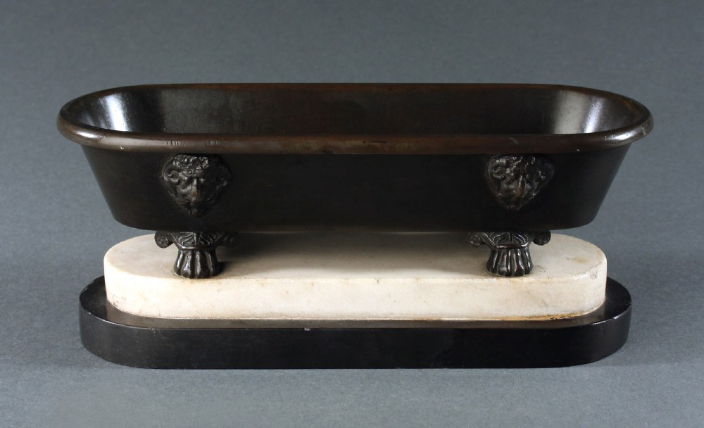 Grand Tour Classical Bath Desk Tidy