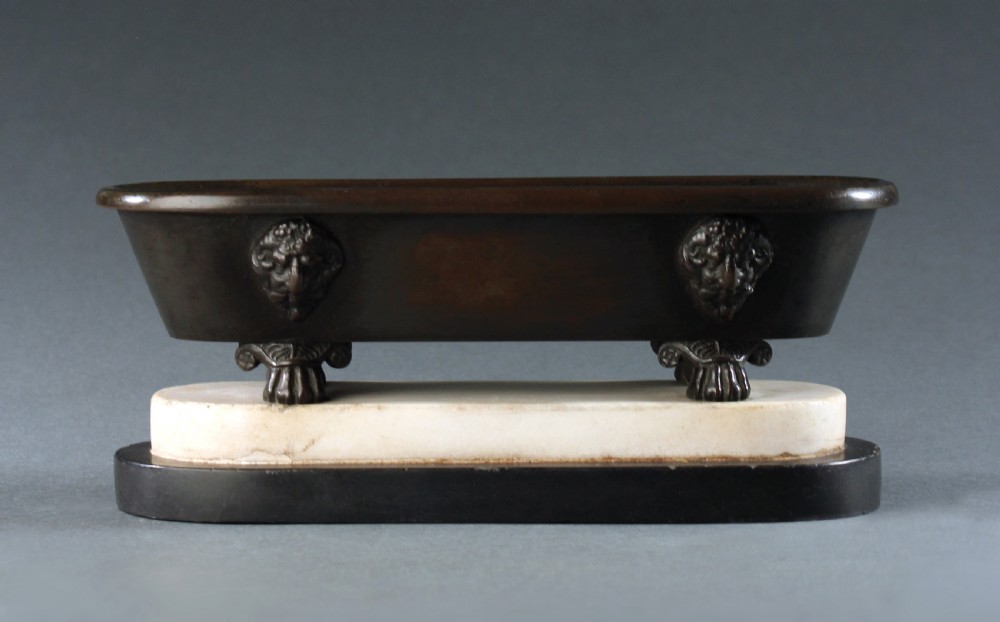 Grand Tour Classical Bath Desk Tidy View II