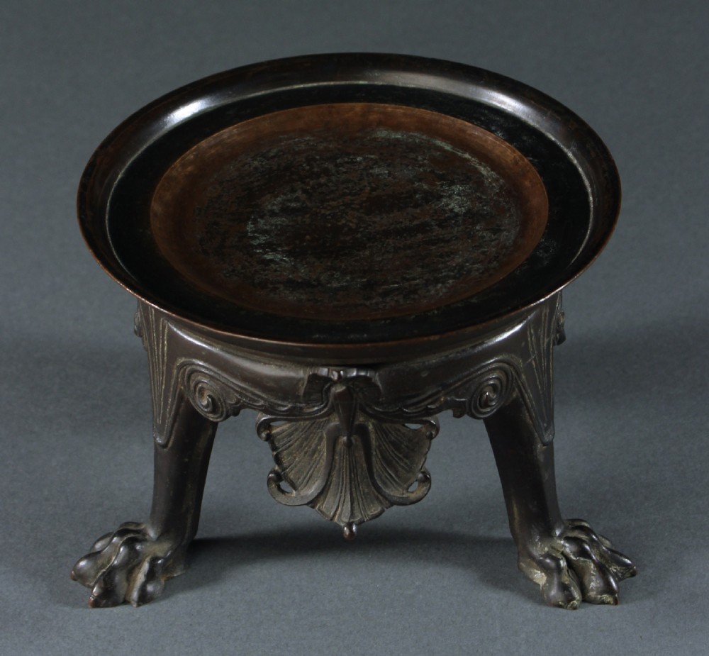 Grand Tour Bronze tripod stand View III