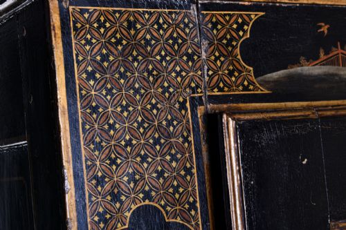 EARLY 19TH CENTURY CHINOISERIE HALL CUPBOARD - ADDITIONAL PHOTO 5