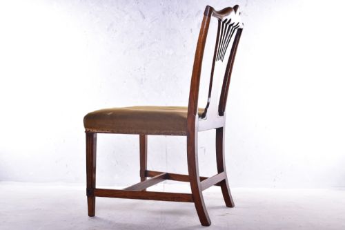 A FINE GEORGE III FANBACK CHAIR - ADDITIONAL PHOTO 6