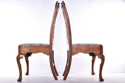 A PAIR OF GEORGE II SCROLL TOP SIDE CHAIRS - ADDITIONAL PHOTO 5